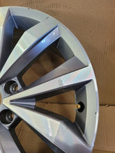 Laden Sie das Bild in den Galerie-Viewer, 1x Alufelge 17 Zoll 7.0" 5x112 45ET 2GA601025P VW T-Roc I Rim Wheel FEL5804595318sc
