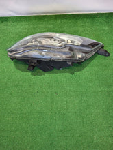 Laden Sie das Bild in den Galerie-Viewer, Frontscheinwerfer Iveco Daily IV 05802476874 Links Scheinwerfer Headlight SCH2079385152je