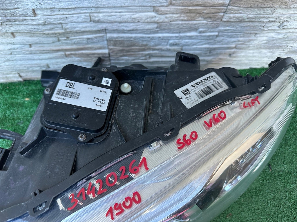 Frontscheinwerfer Volvo S60 V60 31420261 Links Scheinwerfer Headlight SCH5385536798qe