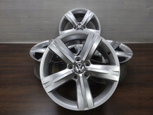 Load image into Gallery viewer, 4x Alufelge 17 Zoll 7.5" 5x112 47ET Glanz Silber 3AA601025 VW Passat B7 FEL1025988885at