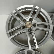 Laden Sie das Bild in den Galerie-Viewer, 4x Alufelge 17 Zoll 6.5" 5x112 44ET Glanz Silber Rim Wheel FEL4525304200jp