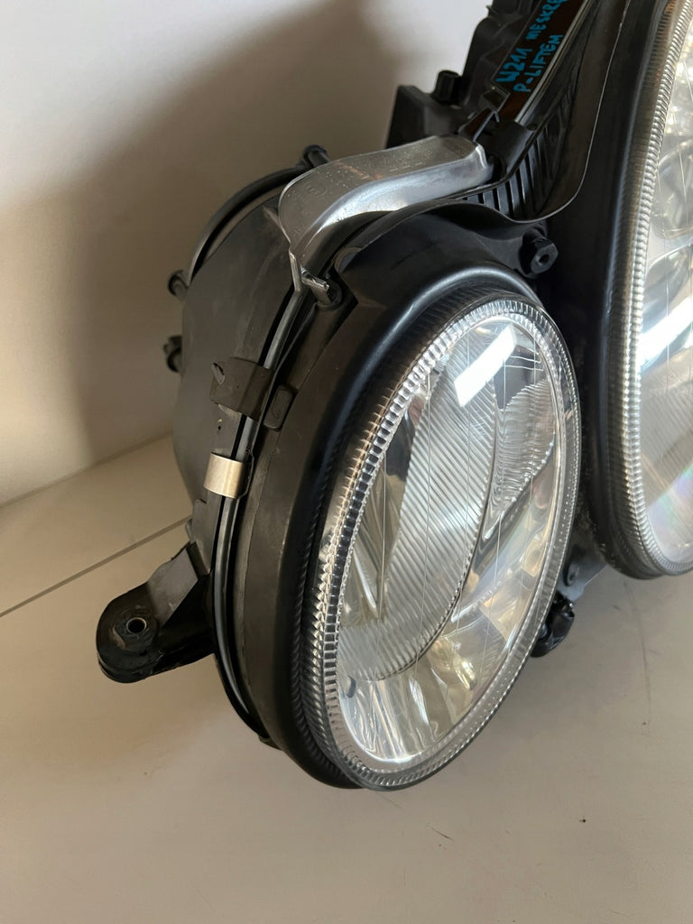 Frontscheinwerfer Mercedes-Benz W211 Xenon Links Scheinwerfer Headlight SCH4546233293iy