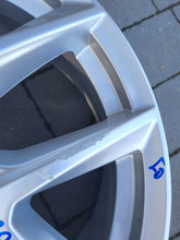 Laden Sie das Bild in den Galerie-Viewer, 1x Alufelge 18 Zoll 7.5" 5x108 50 5ET Glanz Silber 31423851 Volvo Xc60 Rim Wheel FEL6179474935dc