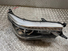 Laden Sie das Bild in den Galerie-Viewer, Frontscheinwerfer Toyota Hilux 85122000 Xenon Rechts Scheinwerfer Headlight SCH4774144497qq