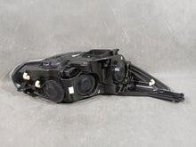 Laden Sie das Bild in den Galerie-Viewer, Frontscheinwerfer Ford Focus BM51-13006-JB Xenon Links Scheinwerfer Headlight SCH5066873873gy