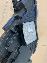 Laden Sie das Bild in den Galerie-Viewer, Frontscheinwerfer Ford Kuga LV4B-13017-AH- Links Scheinwerfer Headlight SCH6482292854ca