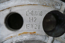 Load image into Gallery viewer, 1x Alufelge 18 Zoll 8.0&quot; 5x112 21ET Glanz Silber 95B601025 Porsche Macan