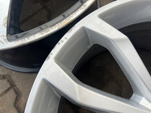 Load image into Gallery viewer, 1x Alufelge 18 Zoll 8.0" 5x112 8W0601025H Audi Rim Wheel FEL6894339481sl