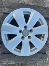 Load image into Gallery viewer, 1x Alufelge 16 Zoll 7.0&quot; 5x112 42ET Glanz Silber 4F0601025 Audi A6 C6 Rim Wheel