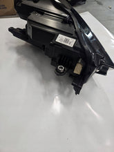 Load image into Gallery viewer, Frontscheinwerfer Skoda 3P1941015 Links Scheinwerfer Headlight SCH5180015927md