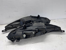 Laden Sie das Bild in den Galerie-Viewer, Frontscheinwerfer Ford Fiesta I Ein Stück (Rechts oder Links) Headlight SCH2576702593kq