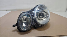 Laden Sie das Bild in den Galerie-Viewer, Frontscheinwerfer Mercedes-Benz W211 A2118202961 Links Scheinwerfer Headlight SCH2076295664tr