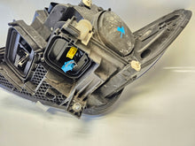 Laden Sie das Bild in den Galerie-Viewer, Frontscheinwerfer Mercedes-Benz Vito W447 A4479064700 Full LED Rechts Headlight