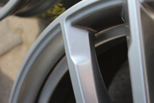 Laden Sie das Bild in den Galerie-Viewer, 4x Alufelge 18 Zoll 8.0" 5x112 30ET Glanz Graphit 7855081 BMW 5 G31 G30 Mg FEL5867328540yx