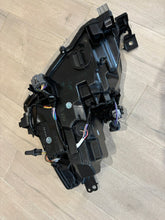 Laden Sie das Bild in den Galerie-Viewer, Frontscheinwerfer Mazda 2 D43N-51030 LED Rechts Scheinwerfer Headlight