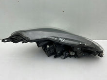 Laden Sie das Bild in den Galerie-Viewer, Frontscheinwerfer Toyota Yaris Links Scheinwerfer Headlight