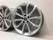 Laden Sie das Bild in den Galerie-Viewer, 4x Alufelge 18 Zoll 8.0&quot; 5x112 40ET Glanz Silber 8W0601025 Audi A4 B9 Rim Wheel
