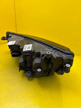 Laden Sie das Bild in den Galerie-Viewer, Frontscheinwerfer Skoda Octavia IV 5E4941016 LED Rechts Scheinwerfer Headlight SCH5471509774hr