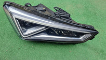 Laden Sie das Bild in den Galerie-Viewer, Frontscheinwerfer Seat Leon 5FB941008A Rechts Scheinwerfer Headlight