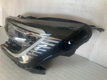 Laden Sie das Bild in den Galerie-Viewer, Frontscheinwerfer Renault Captur II 260601693R LED Ein Stück (Rechts oder Links) SCH5713845265cd