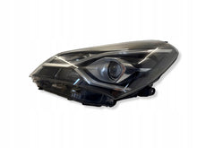 Laden Sie das Bild in den Galerie-Viewer, Frontscheinwerfer Toyota Yaris Links Scheinwerfer Headlight SCH5628572869gt