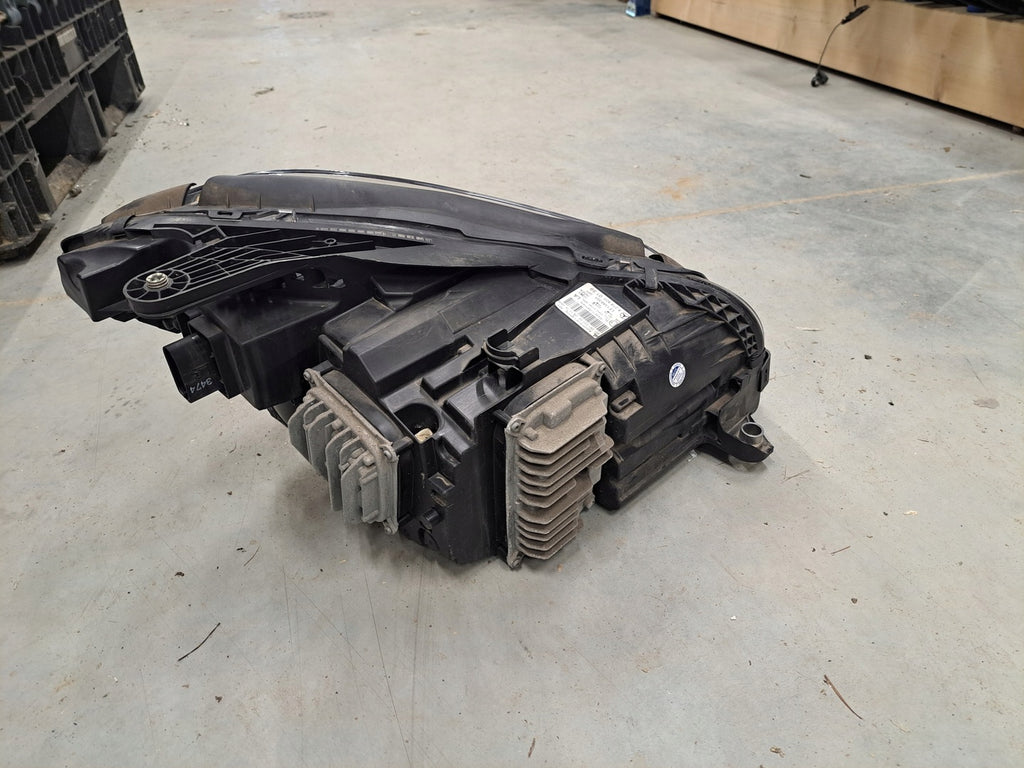 Frontscheinwerfer Ford Cls A2188200159 Ein Stück (Rechts oder Links) Headlight SCH1792680075hw