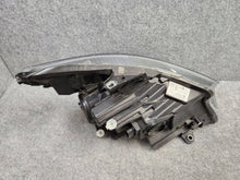 Laden Sie das Bild in den Galerie-Viewer, Frontscheinwerfer Mercedes-Benz W447 A4479068101SCZ A4479068101 LED Links SCH2121263447ar