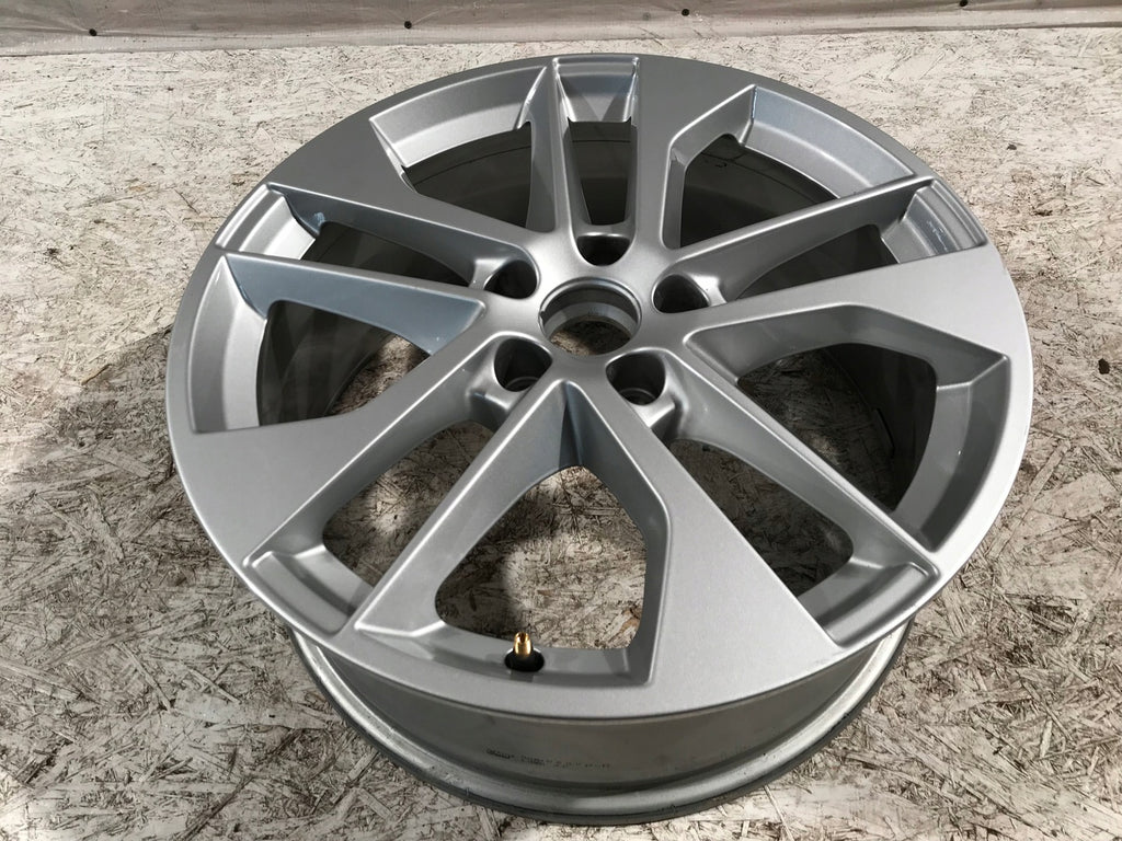 1x Alufelge 18 Zoll 7.0" 5x112 45ET 81A601025E Audi Q2 Rim Wheel