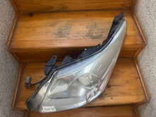 Laden Sie das Bild in den Galerie-Viewer, Frontscheinwerfer Toyota Avensis Ein Stück (Rechts oder Links) Headlight SCH7145870093es