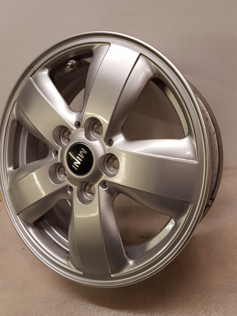 1x Alufelge 15 Zoll 5.5" 5x112 46ET Glanz Silber 6855101 Mini F57 F56 F55