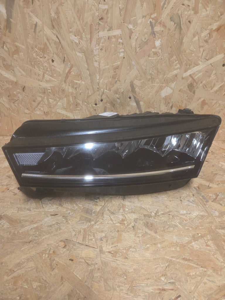 Frontscheinwerfer Skoda Octavia IV 030111823100 LE18A64185 LED Links Headlight SCH9800199020cx