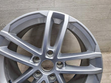 Laden Sie das Bild in den Galerie-Viewer, 1x Alufelge 17 Zoll 7.5" 5x112 49ET Glanz Silber 5G0601025AP VW Golf Vii FEL4824025208iq