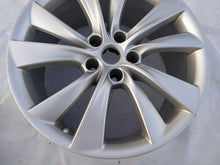 Load image into Gallery viewer, 1x Alufelge 19 Zoll 8.5" 5x120 35ET Glanz Silber 1027241-00-A Tesla X Rim Wheel FEL5142746128nj