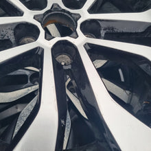 Laden Sie das Bild in den Galerie-Viewer, 1x Alufelge 17 Zoll 7.0&quot; 5x114.3 43ET 403000483 Renault Megane Scenic Rim Wheel