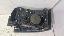 Laden Sie das Bild in den Galerie-Viewer, Frontscheinwerfer Renault 89207501 Xenon Rechts Scheinwerfer Headlight