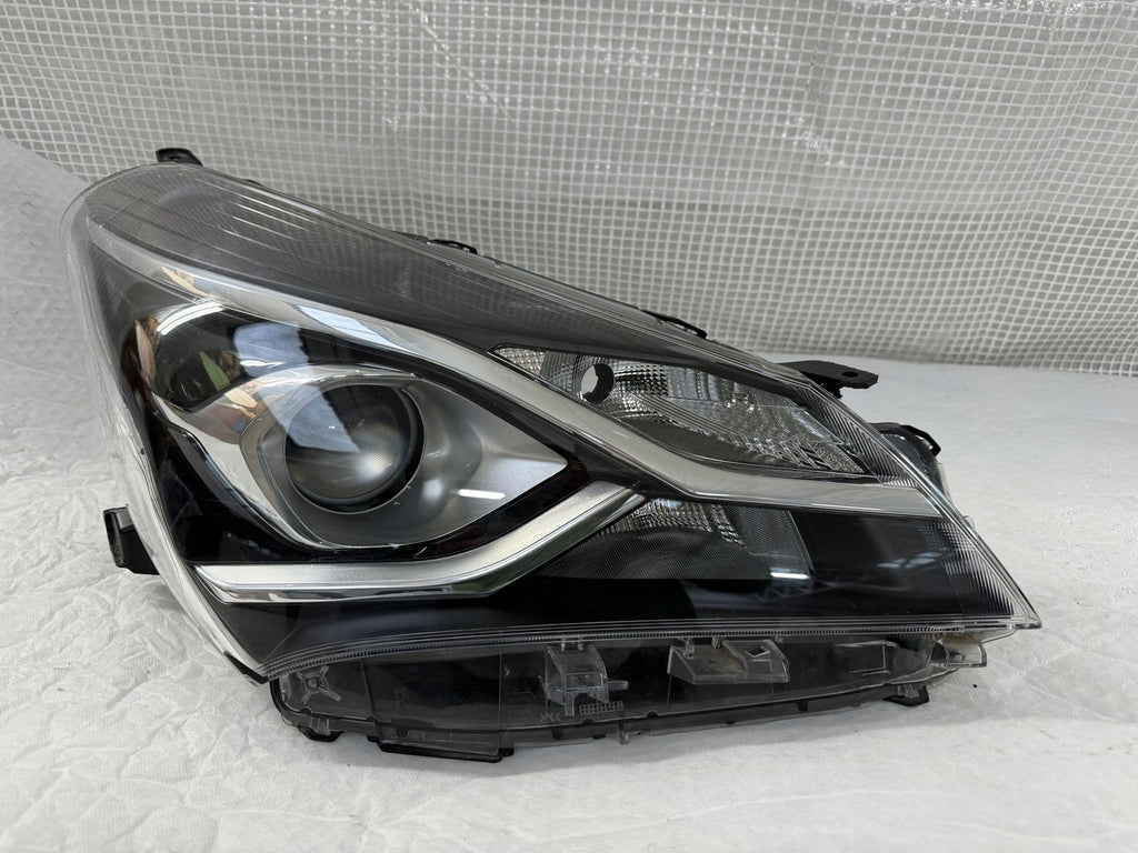 Frontscheinwerfer Toyota Yaris LED Rechts Scheinwerfer Headlight