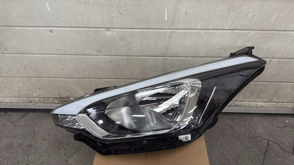 Frontscheinwerfer Hyundai I20 Links Scheinwerfer Headlight SCH7202854532xy