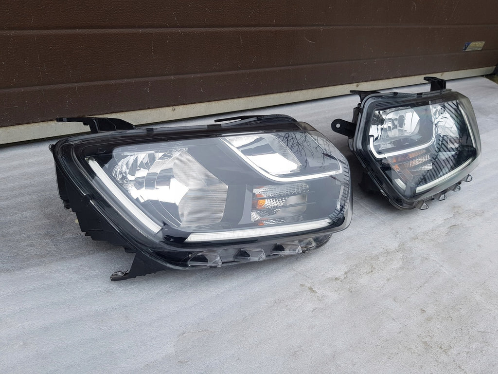 Frontscheinwerfer Dacia Duster 260101133R 260609367R Ein Satz Headlight SCH2512905803ir