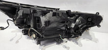 Laden Sie das Bild in den Galerie-Viewer, Frontscheinwerfer Toyota V LED Links Scheinwerfer Headlight SCH6384431570su