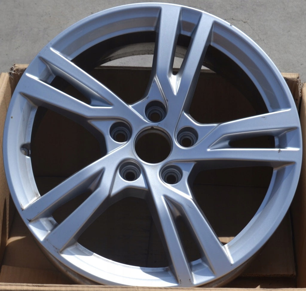 1x Alufelge 17 Zoll 6.5" 5x112 45ET Glanz Silber 8V0601025DK Audi Rim Wheel FEL6179240608io
