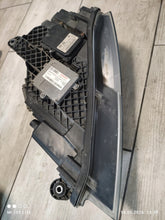 Laden Sie das Bild in den Galerie-Viewer, Frontscheinwerfer Skoda Superb III 3V1941016A Rechts Scheinwerfer Headlight SCH9486570861am