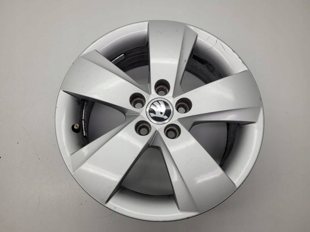 1x Alufelge 15 Zoll 6.0" 5x100 38ET AUST132625A Skoda Roomster Rim Wheel FEL7609990122js