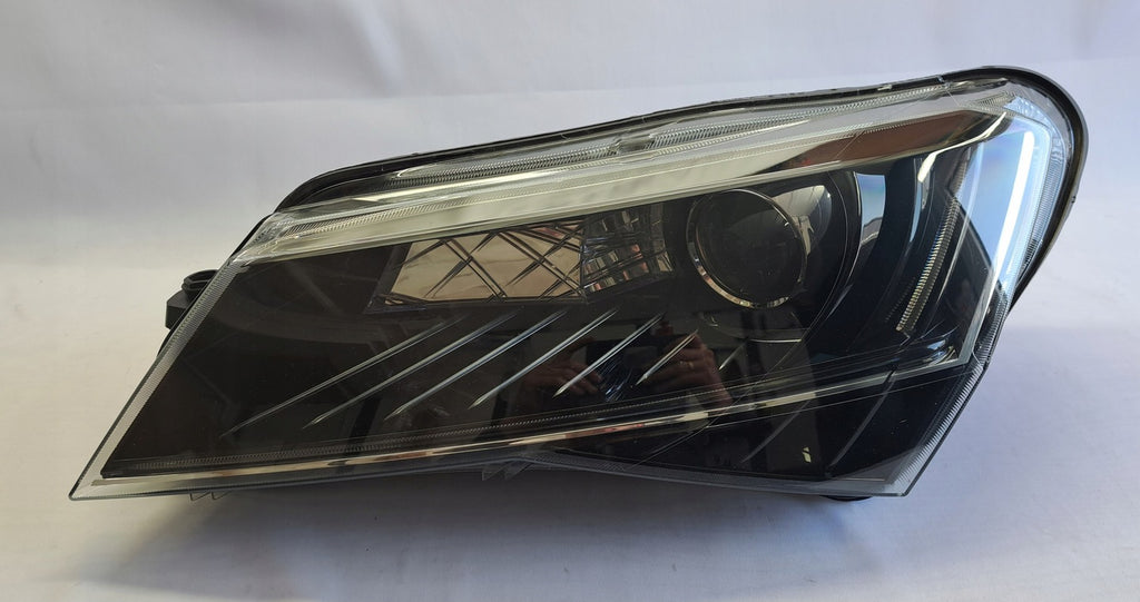 Frontscheinwerfer Skoda Superb III 3V1941015B LED Ein Stück (Rechts oder Links)