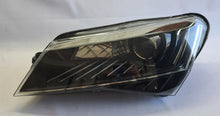 Laden Sie das Bild in den Galerie-Viewer, Frontscheinwerfer Skoda Superb III 3V1941015B LED Ein Stück (Rechts oder Links)