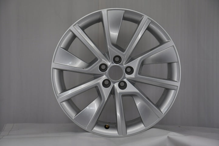 1x Alufelge 17 Zoll 6.5" 5x100 40ET Glanz Silber 658601025C Skoda Scala Kamiq FEL1771572322mw