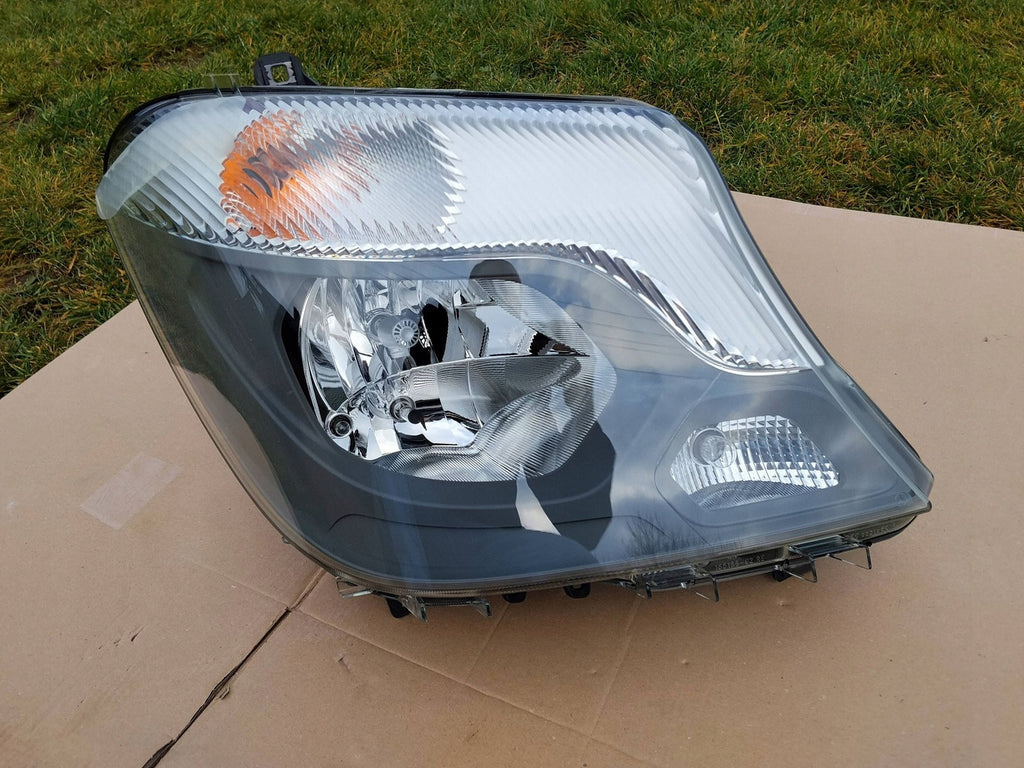 Frontscheinwerfer Mercedes-Benz Sprinter A9068202461 Rechts Headlight SCH2471301014nj