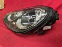 Laden Sie das Bild in den Galerie-Viewer, Frontscheinwerfer Porsche Cayenne 7P5941751F Links Scheinwerfer Headlight SCH8074591176vl