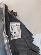 Laden Sie das Bild in den Galerie-Viewer, Frontscheinwerfer Mercedes-Benz Vito W447 A4479068101 Links Headlight SCH3408616280ig