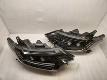 Laden Sie das Bild in den Galerie-Viewer, Frontscheinwerfer Mitsubishi Outlander III ECM921-21E20 LED Rechts oder Links