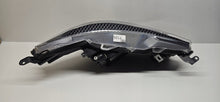 Laden Sie das Bild in den Galerie-Viewer, Frontscheinwerfer Toyota IV Yaris Links Scheinwerfer Headlight SCH3188512863vu